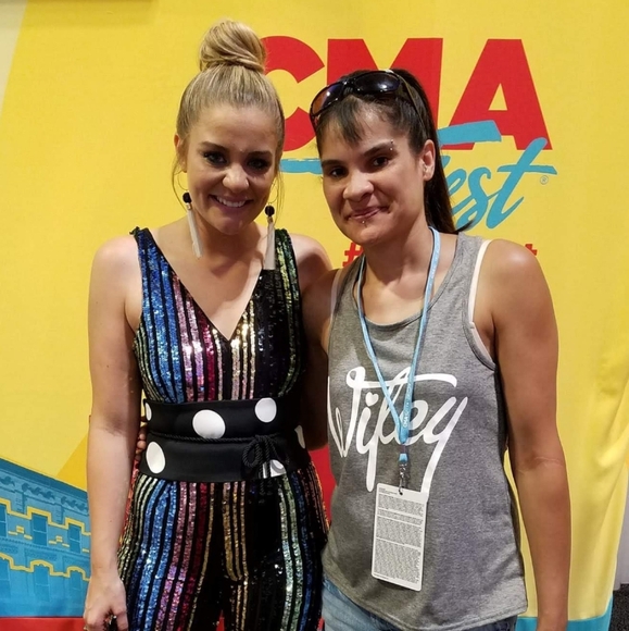 Autographed Lauren Alaina Photo - Picture 8 of 8